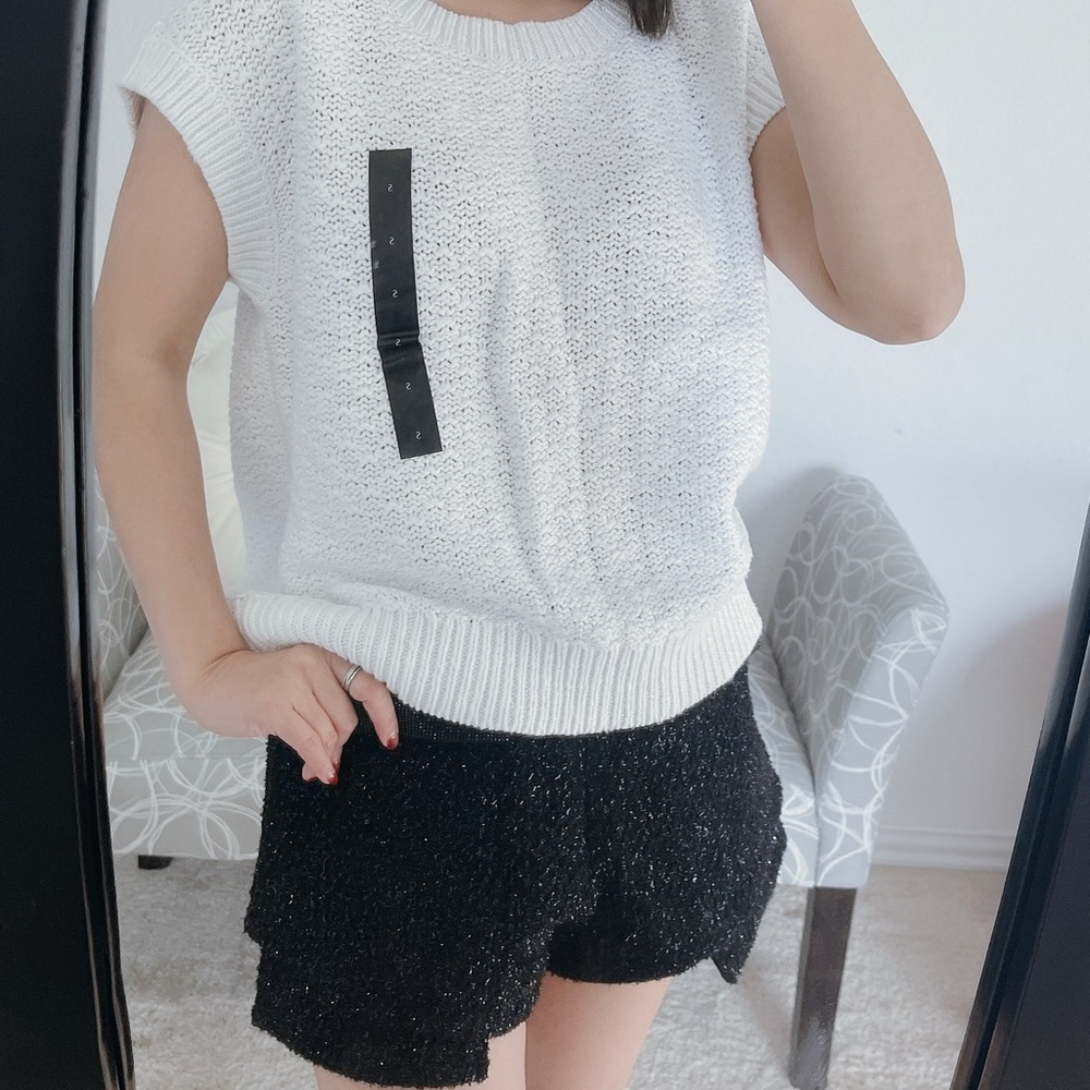 Banana Republic women White Knit Sleeveless Top sweaters